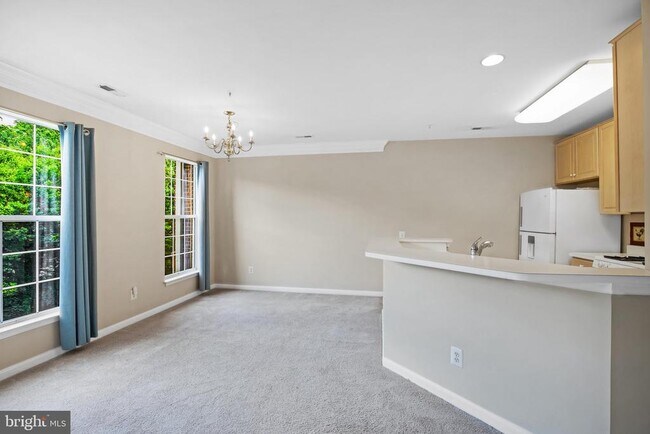 Building Photo - 4110 Vanderbilt Ct