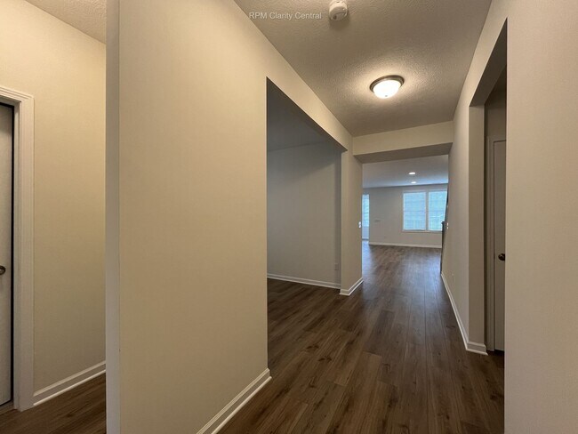 Foto del edificio - COMING SOON! Beautiful 3-Bed, 3-Bath Home ...