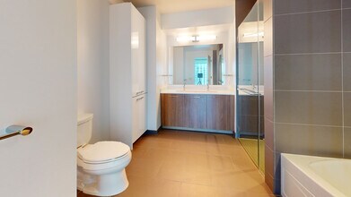 Interior Photo - 399 Fremont