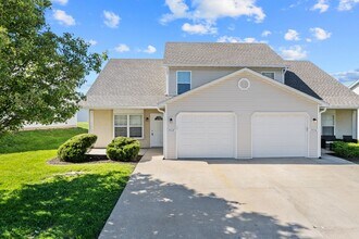 Building Photo - 2416-2418-2418 Northampton Dr