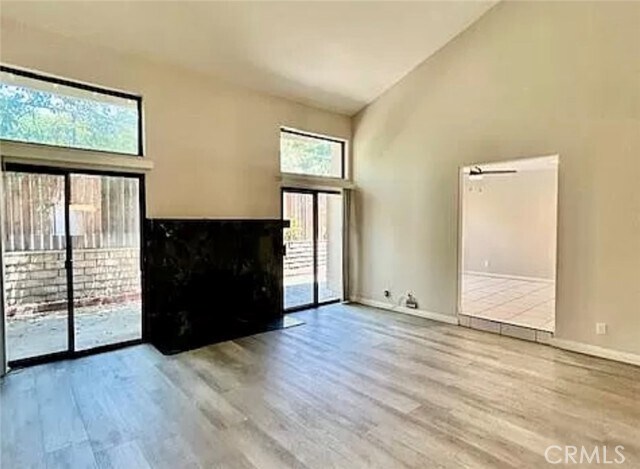 Foto del edificio - 10022 Reseda Blvd