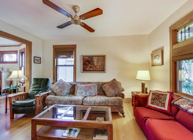 Foto del edificio - 804 S Grove Ave