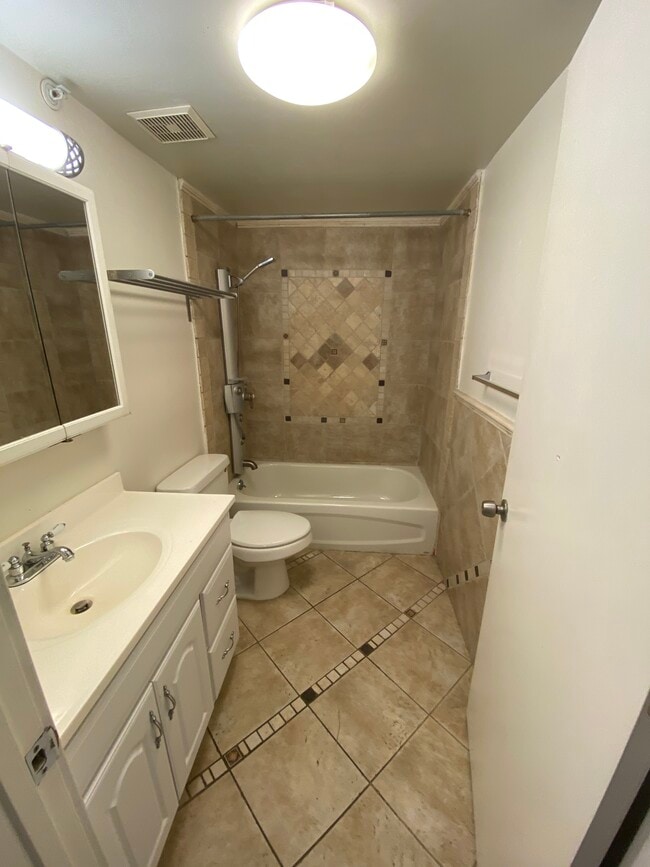 Interior Photo - Raymond Apartments