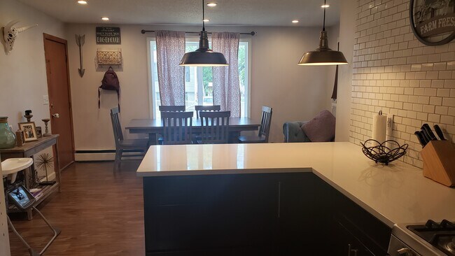 Foto del edificio - 126 Prentice Ave