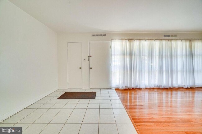 Foto del edificio - 4771 Parkman Ct