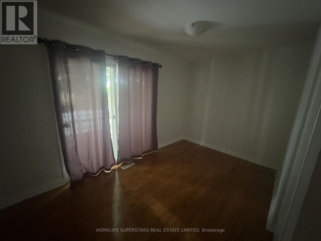 Building Photo - 215 Archdekin Dr