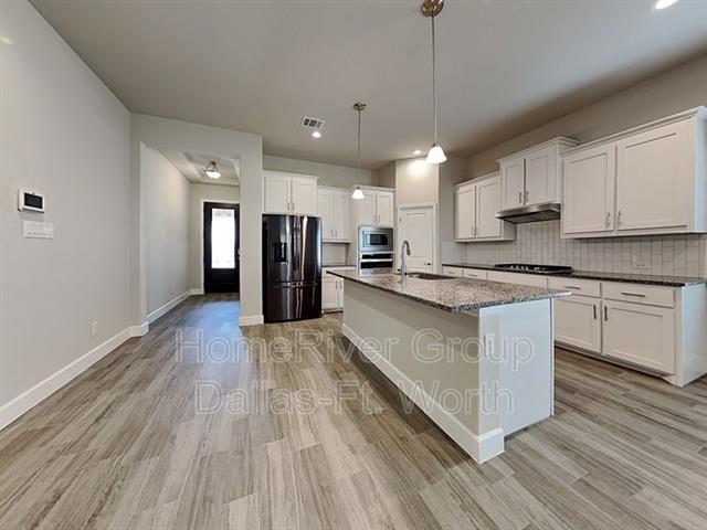 Foto del edificio - 1002 Pitch Pine St
