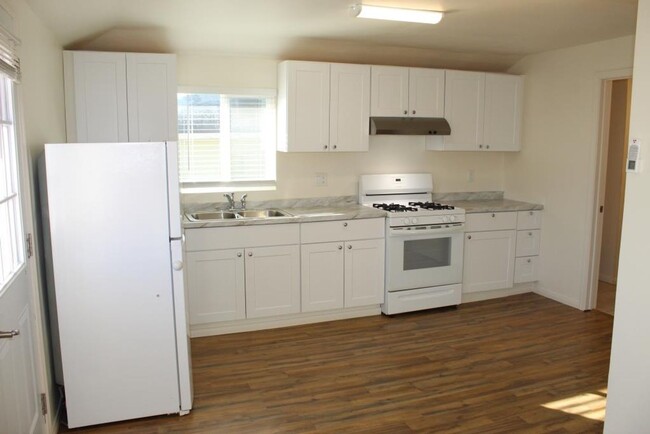 Building Photo - 1Bed/1Bath in Vista~ E. California