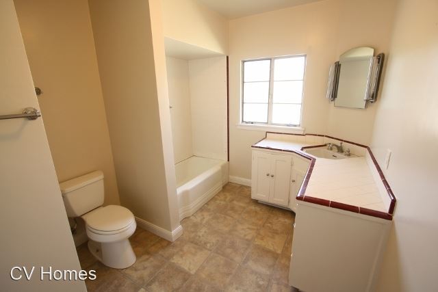 Building Photo - 3 br, 1 bath House - 953 N. San Pablo Ave.