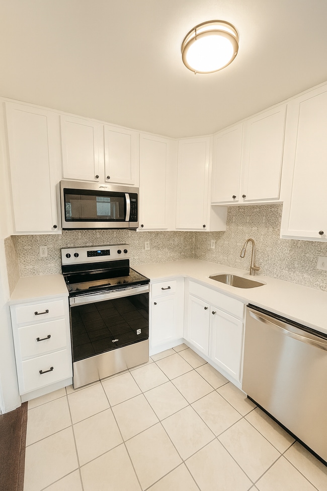 Photo - 1460 Elmira St House