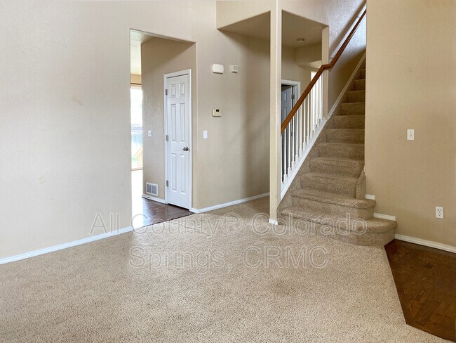 Foto del edificio - 6767 Pinedrops Ct