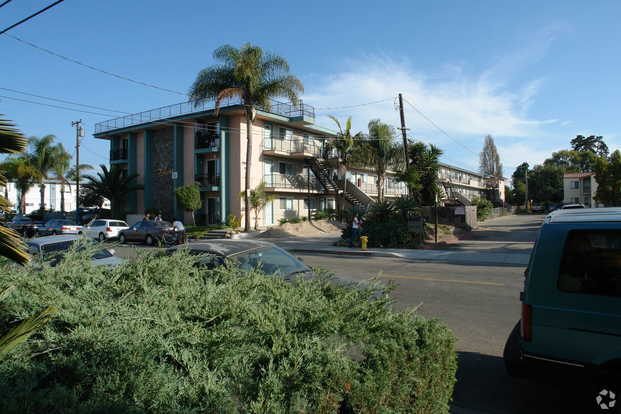 Primary Photo - Penthouse Apartments