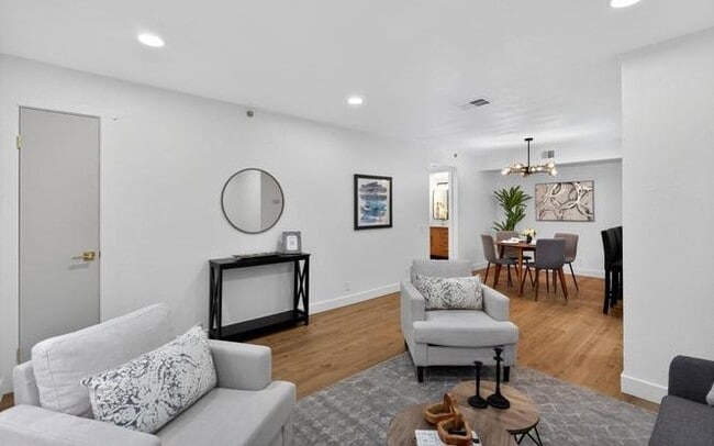 Photo - 199 E Warren Common Apartment