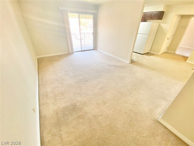 Foto del edificio - 5081 River Glen Dr