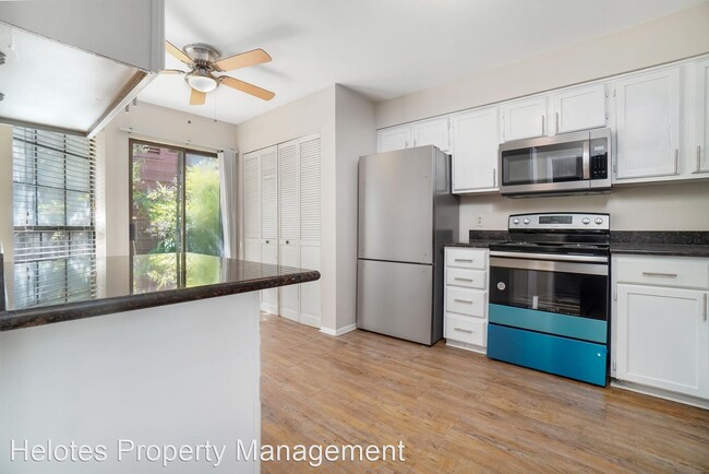 Building Photo - 2 br, 2.5 bath House - 105 Caleta Bch