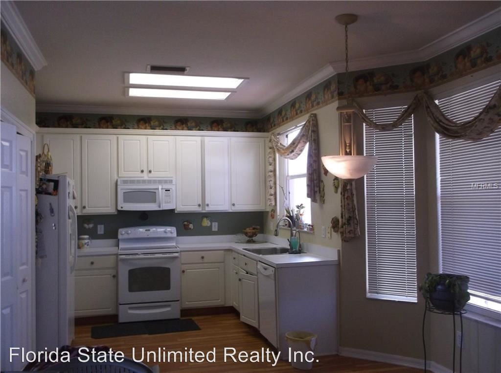 Building Photo - 4 br, 2.5 bath House - 732 Grand Canyon Dr