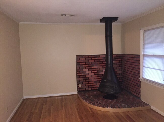 Building Photo - Nice 4 Bed/2 Bath in Montgomery