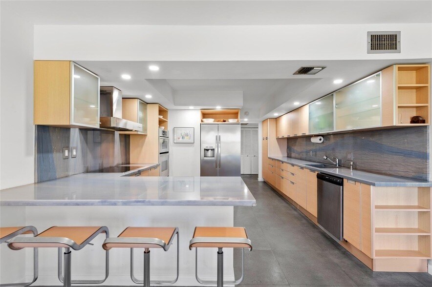 Foto principal - 4900 N Ocean Blvd