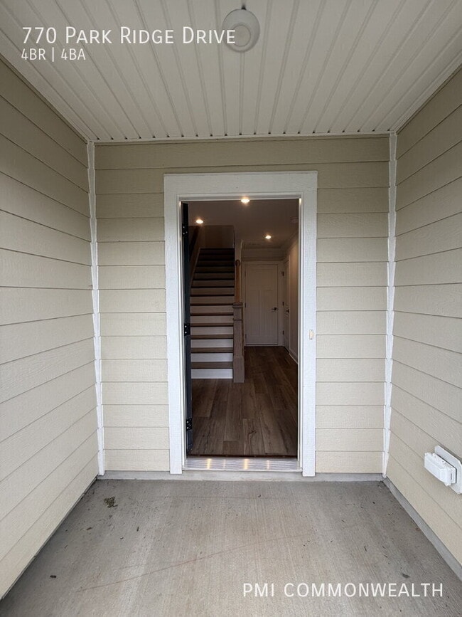 Building Photo - 770 Park Ridge Dr