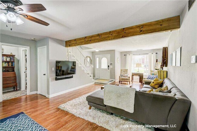 Building Photo - 609 Belle Air Ave