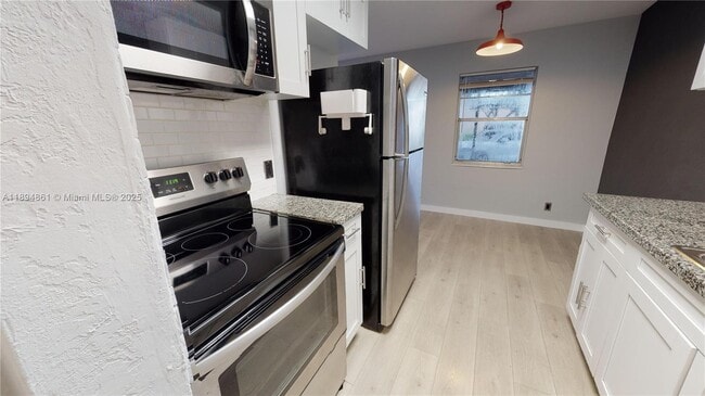 Foto del edificio - 404 NW 21st Terrace