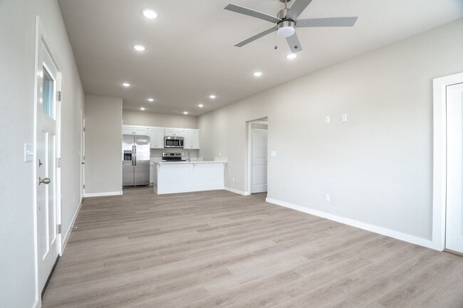 Building Photo - 265 N Wild Goose Ave