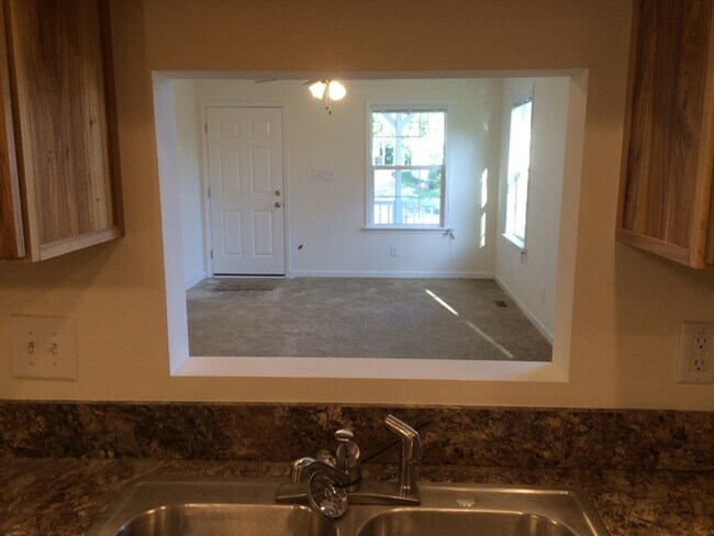 Building Photo - 3 Bedroom Home in South Charlotte/Pinevill...