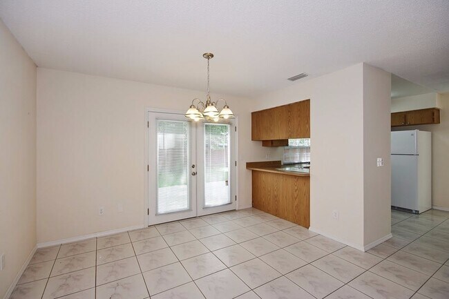 Building Photo - 2252 Churchill Downs Cir