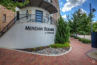 Building Photo - 5015 Meridian Ln