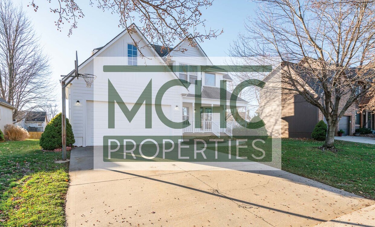 8429 W 156th St, Overland Park, KS 66223 House Rental in Overland Park, KS
