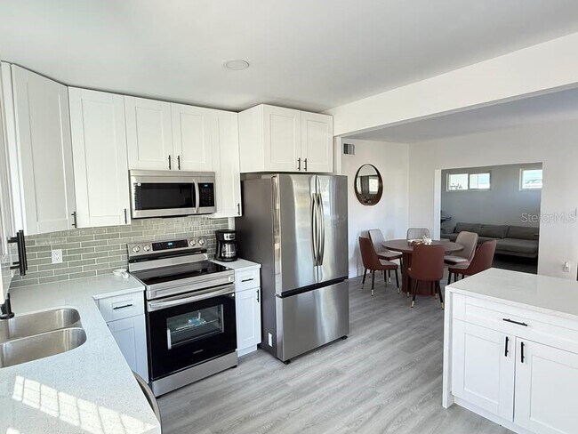 Foto del edificio - 4026 Indianapolis St NE