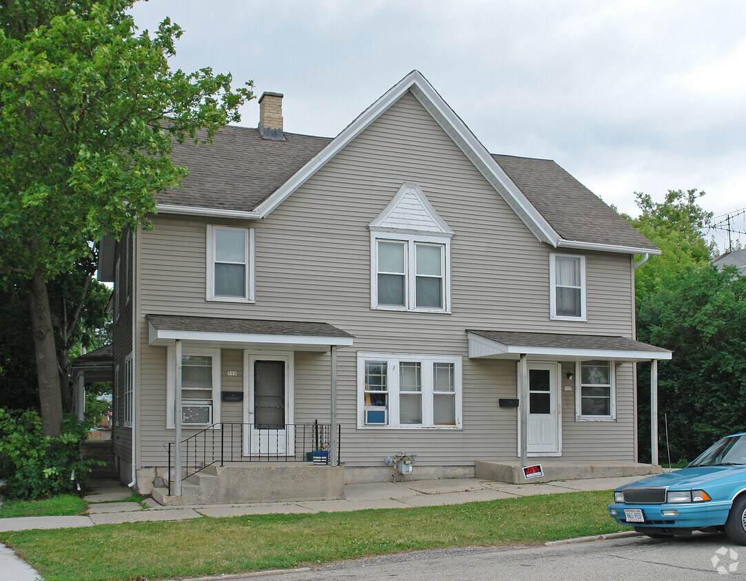 Building Photo - 713-715 Cedar St