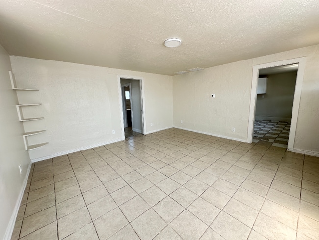 Building Photo - 1203 2nd St