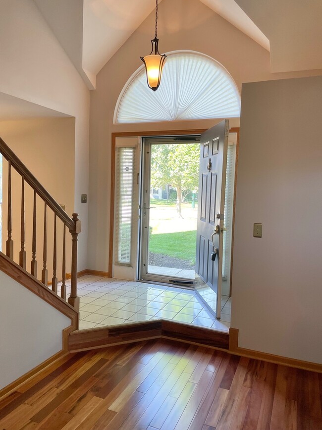 Building Photo - 636 Stone Brook Ct