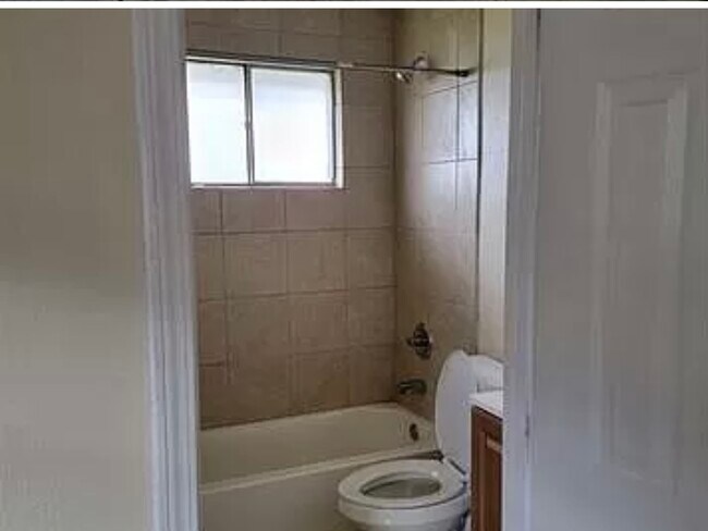 Foto del edificio - 4640 Bonita Dr