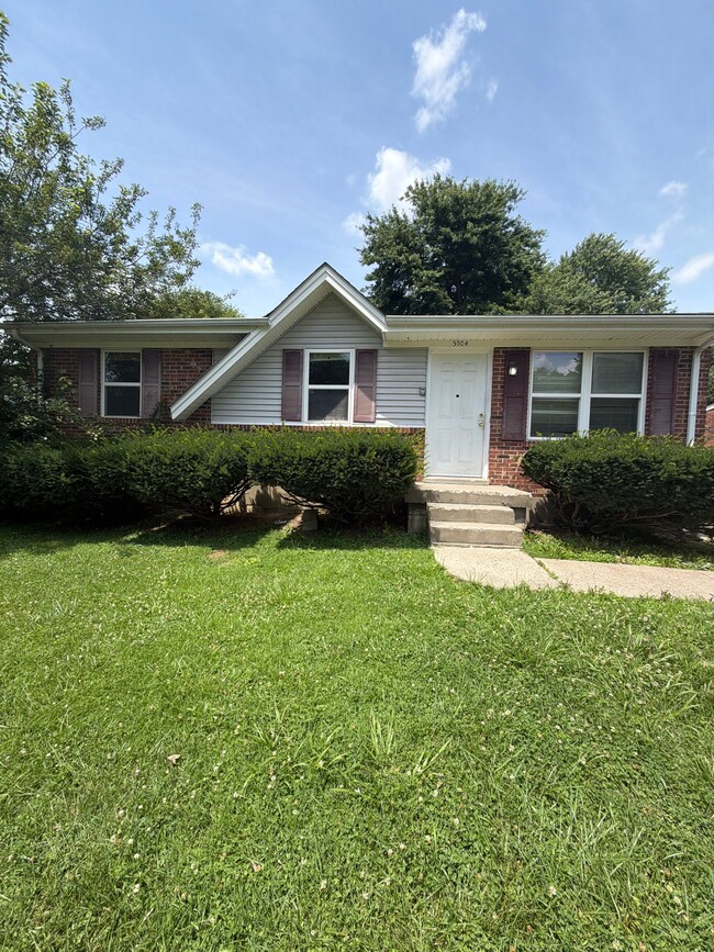 Photo - 5904 Carmelwood Cir (Louisville, KY) House