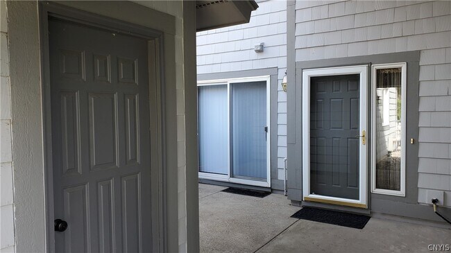 Foto del edificio - 461 Summerhaven Dr N