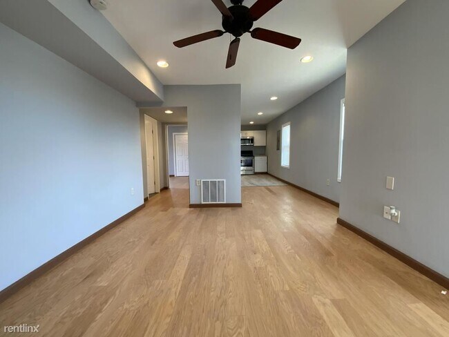 Building Photo - 526 Junilla St