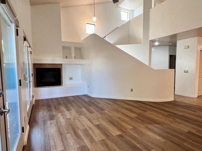 Foto del edificio - 3145 N Olsen Ave