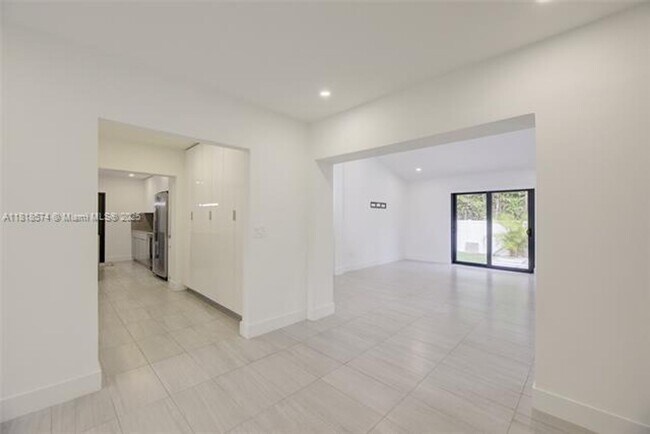 Foto del edificio - 5895 SW 50th Terrace