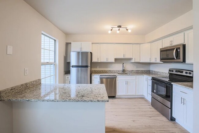 Foto del edificio - Beautiful 4 Bedroom 1.5 bath Move-In Ready!