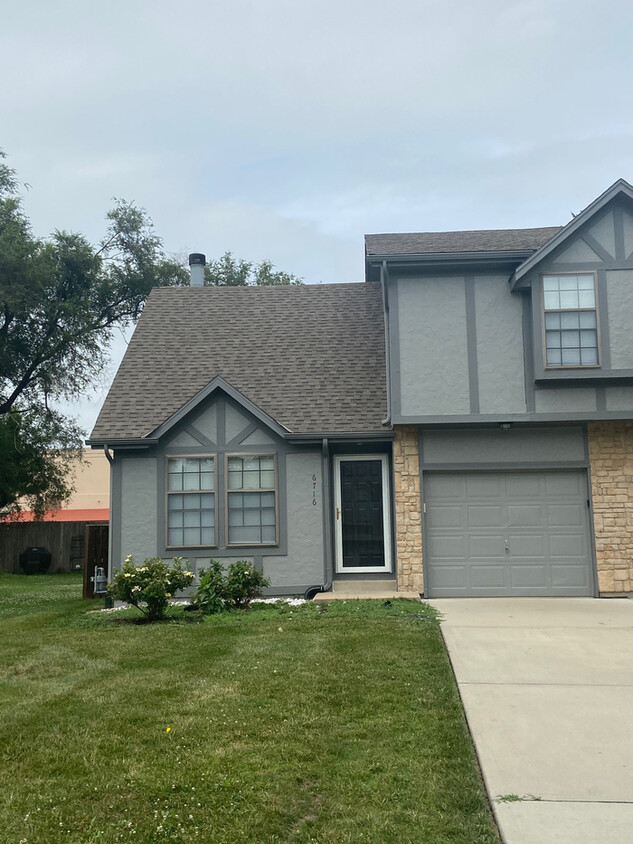 Foto principal - 6716 W 149th Terrace