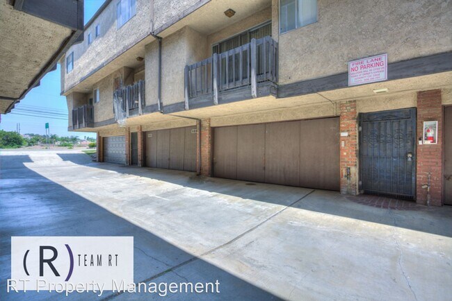 Building Photo - 2 br, 2.5 bath House - 1540 Potrero Grande...