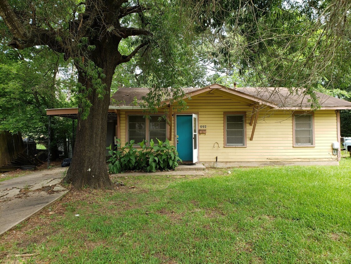 320 W 83rd St, Shreveport, LA 71106 House Rental in Shreveport, LA