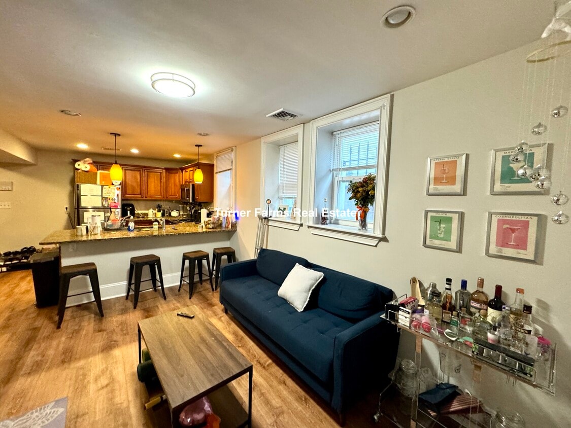 Foto principal - 719 Parker St