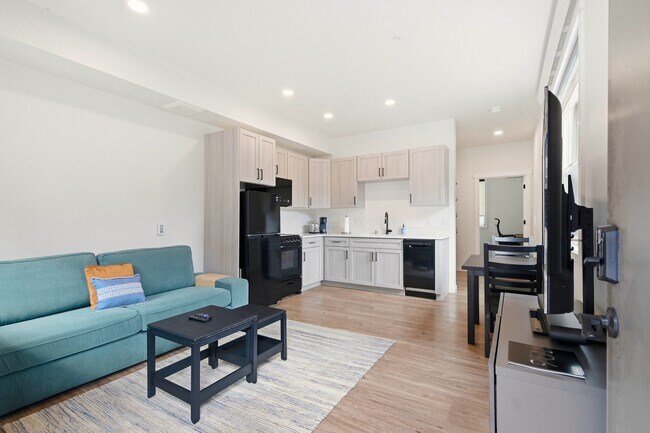 Foto del edificio - 2115 Hummingbird Wy