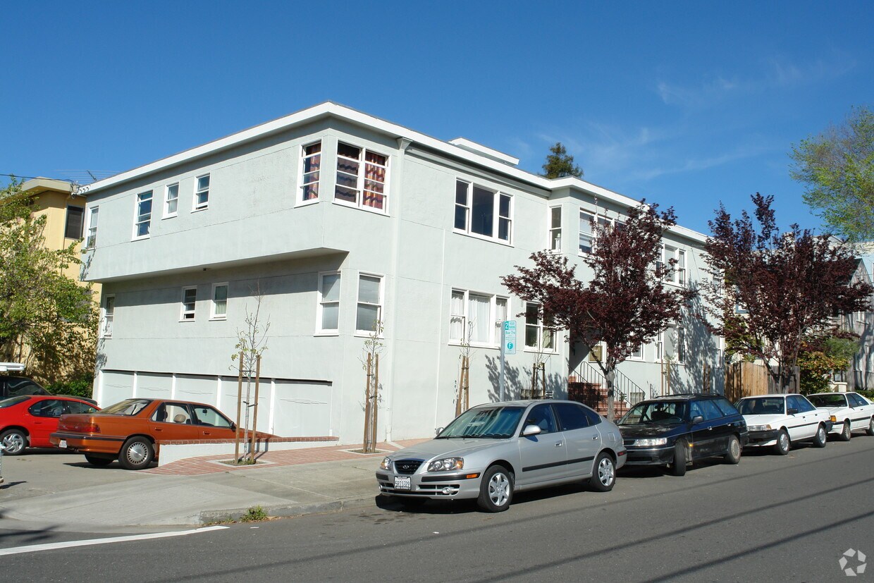 Primary Photo - 1798 Walnut St