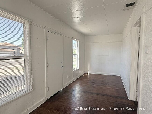 Foto del edificio - 3809 N 9th Pl