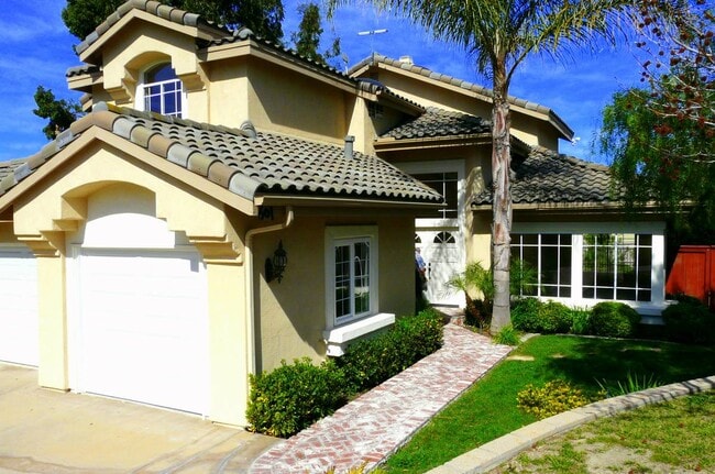 Building Photo - 601 Aliento Ct