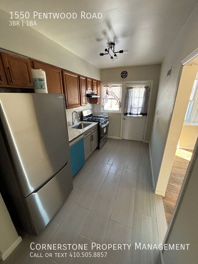 Photo - 1550 Pentwood Rd House